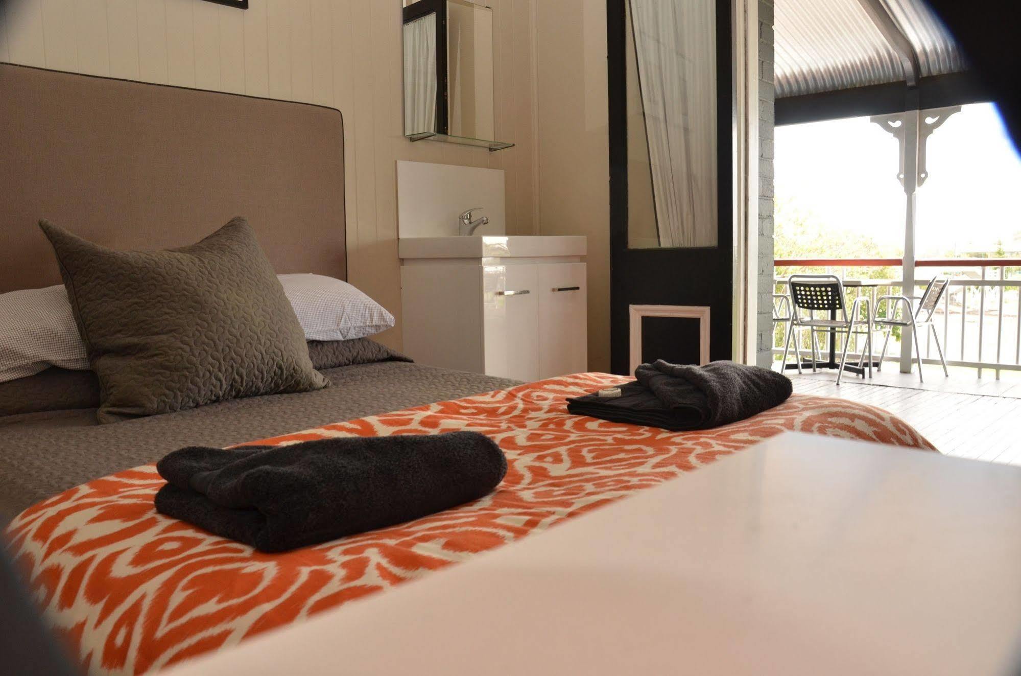 Royal Gatton Hotel Dış mekan fotoğraf