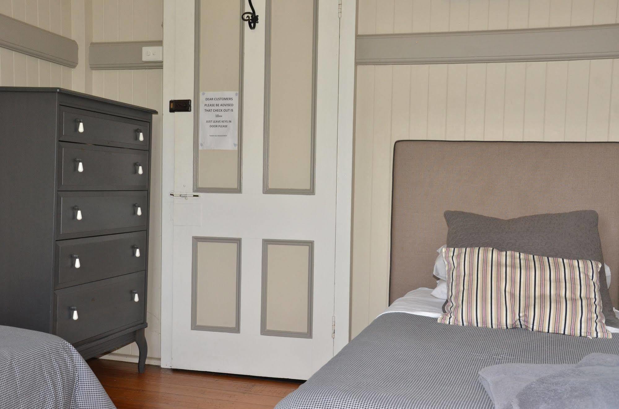 Royal Gatton Hotel Dış mekan fotoğraf